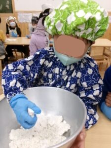 まつがね保育園みそ作り